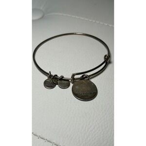 Alex and Ani Bangle Claddagh OS Silver Adjustable Charm Bracelet 2015 Patina